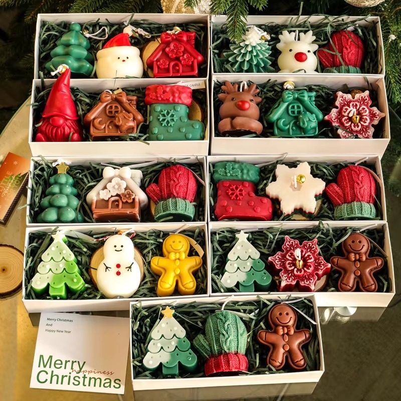 Holiday Candle Set - ชุดเทียนหอมคริสต์มาสทำมือ 3 ชิ้น ลายซานต้า มนุษย์หิมะ กวางเรนเดียร์
